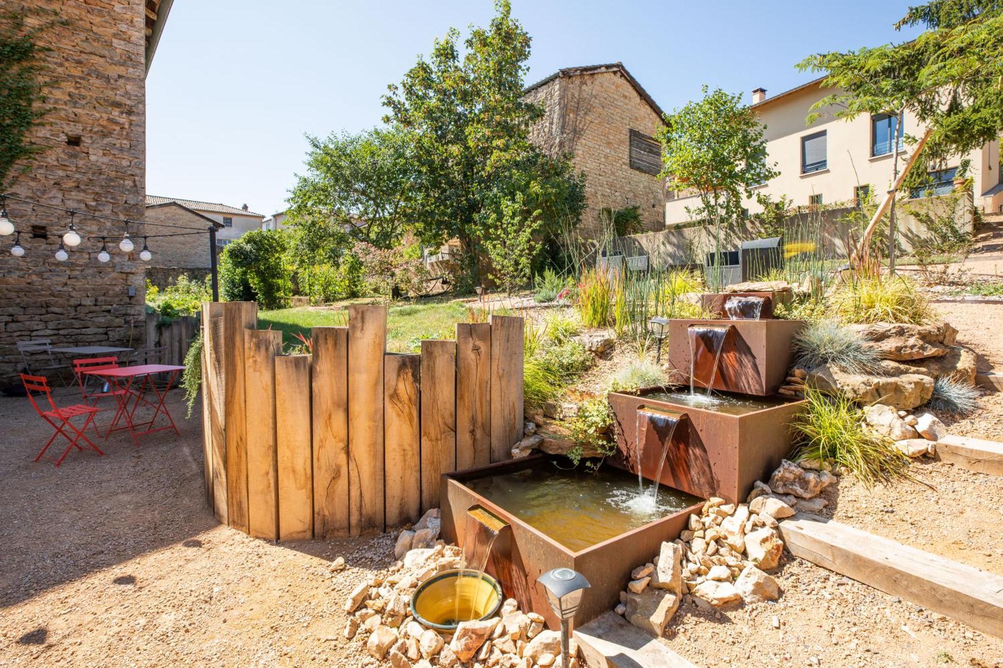 Chez Romain Solutre-Pouilly Exterior photo